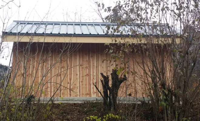  2016 Septembre - Réalisation d’un abri de jardin de 12m² en ossature bois et Bardage Mélèze des Hautes Alpes à St Bernard du Touvet (Isère - 38), Chambéry, STRUCTURES BOIS & Compagnie