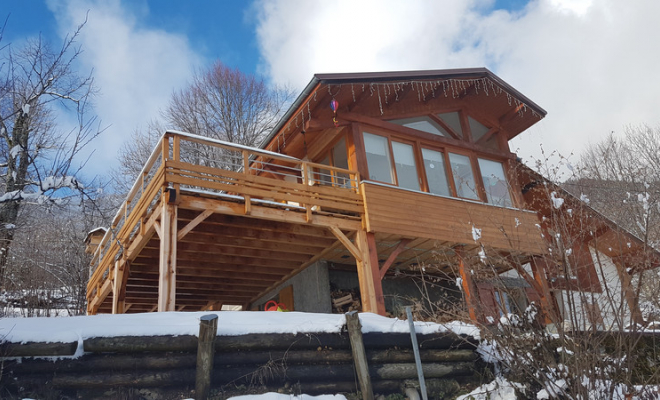  2017 Mai - Terrasse Mélèze sur poteaux + escalier bois à St Bernard du Touvet (Isère - 38), Chambéry, STRUCTURES BOIS & Compagnie