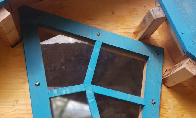  2018 Juin - Réalisation d'une cabane en bois féérique "La cabane du Sorcier" à Chambéry (Savoie – 73), Chambéry, STRUCTURES BOIS & Compagnie