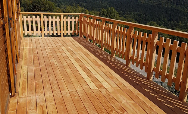  2018 Septembre - Terrasse bois sur poteaux en Mélèze et Pin Douglas à St Bernard du Touvet (Isère - 38), Chambéry, STRUCTURES BOIS & Compagnie