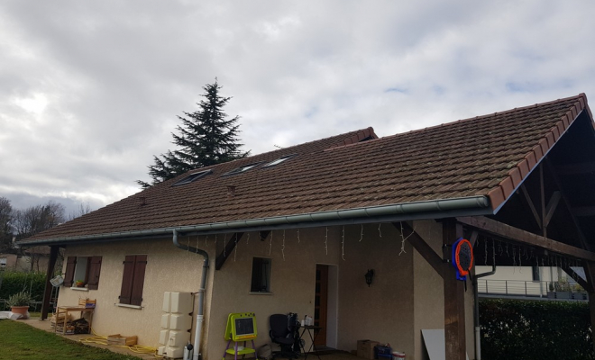  2020 Février - Dépose de couverture, Installation d’un écran de sous toiture et pose de fenêtres de toit à Aix les Bains (Savoie -73), Chambéry, STRUCTURES BOIS & Compagnie