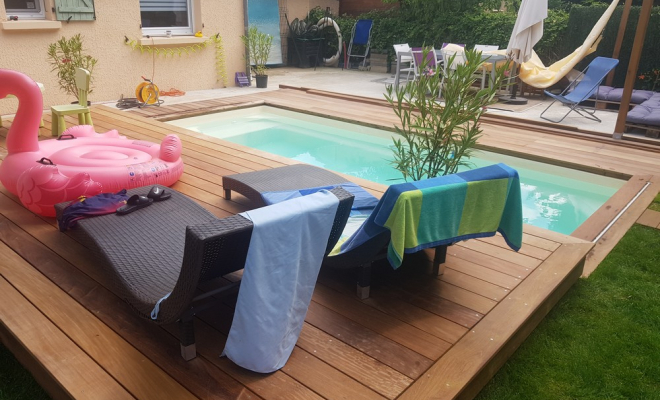  2020 Juin - Habillage d'une structure mobile de piscine et plage de piscine en bois exotique à Meyzieu (Rhône - 69), Chambéry, STRUCTURES BOIS & Compagnie