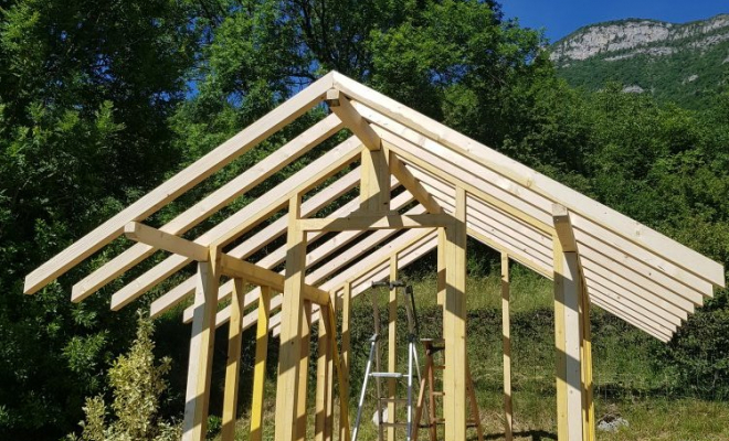  2020 Mai - fabrication d'un abri de jardin en Mélèze de scierie à St Alban Leysse (Savoie - 73), Chambéry, STRUCTURES BOIS & Compagnie