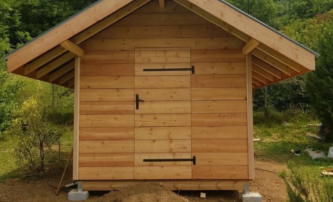  2020 Mai - fabrication d'un abri de jardin en Mélèze de scierie à St Alban Leysse (Savoie - 73), Chambéry, STRUCTURES BOIS & Compagnie