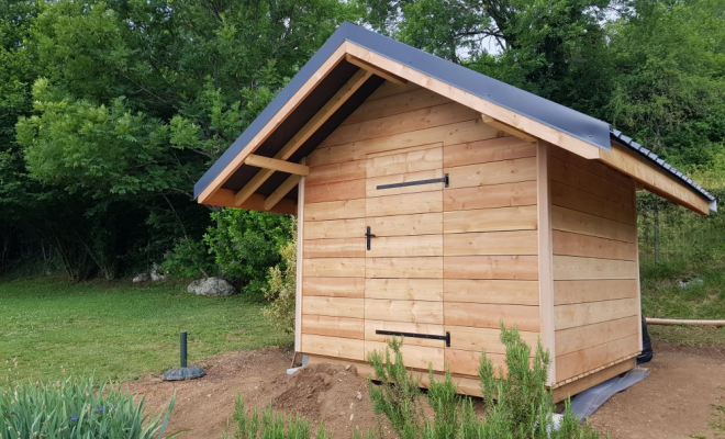  2020 Mai - fabrication d'un abri de jardin en Mélèze de scierie à St Alban Leysse (Savoie - 73), Chambéry, STRUCTURES BOIS & Compagnie