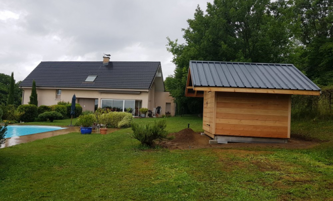  2020 Mai - fabrication d'un abri de jardin en Mélèze de scierie à St Alban Leysse (Savoie - 73), Chambéry, STRUCTURES BOIS & Compagnie