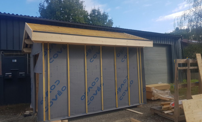  2020 Octobre - Chalet Abri en bois Mélèze isolé en laine de bois et couvert en ardoises naturelles à Méribel (Savoie - 73), Chambéry, STRUCTURES BOIS & Compagnie