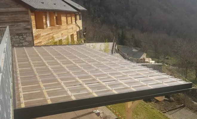  2021 Février - Pergola de 40m² couverte en polycarbonate pour la mairie de Verel Pragondran (Savoie - 73), Chambéry, STRUCTURES BOIS & Compagnie