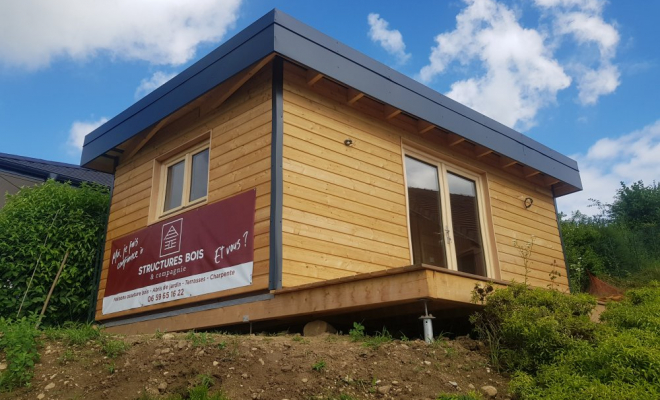  Conception et fabrication d'un studio de jardin / atelier de peinture de 20m² habillé de mélèze et zinguerie sur mesure gris anthracite en Haute Savoie à Cusy, Chambéry, STRUCTURES BOIS & Compagnie