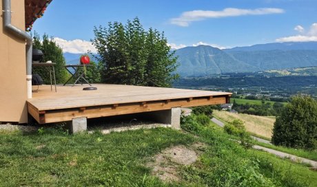 Rénovation et Agrandissement d'une terrasse en bois Mélèze sur structure en Pin Autoclave à St Pierre d'Albigny (Savoie - 73)